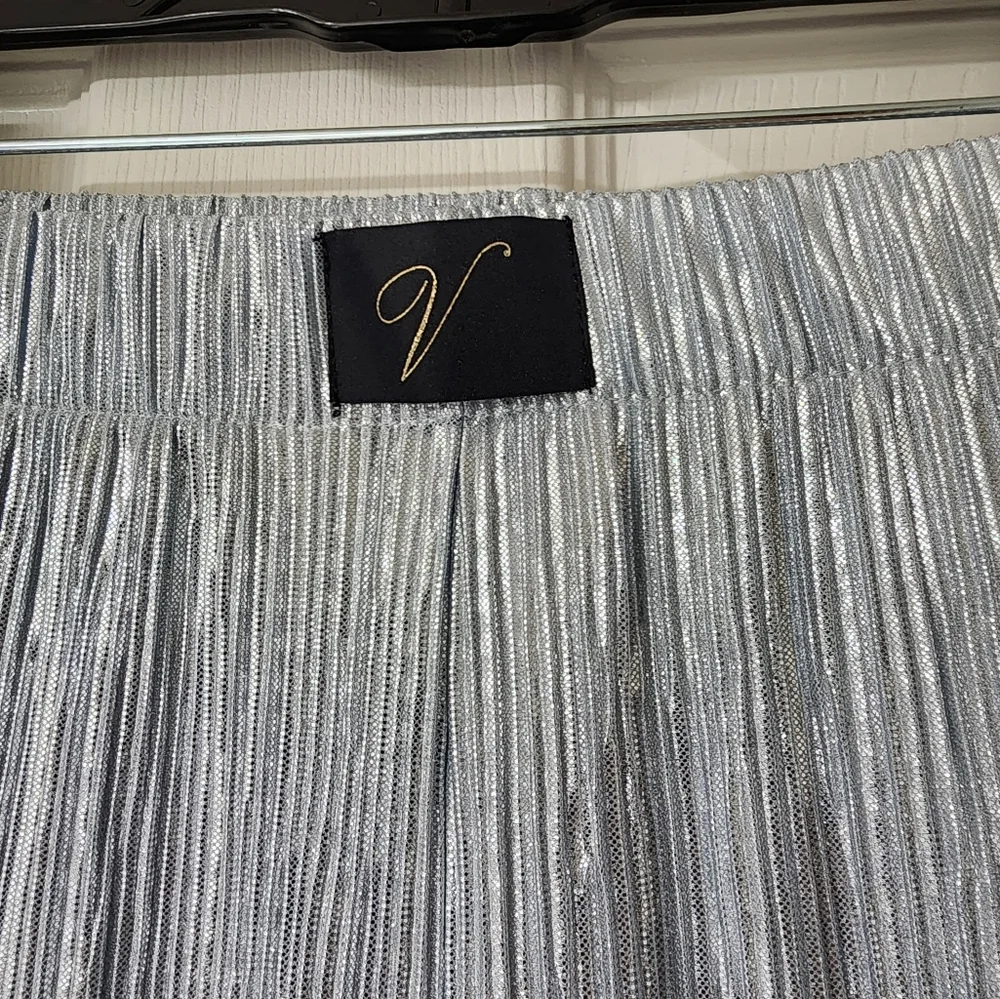 Victoria Secret Shiny Joggers size Large NWT!!! - Picture 3 of 4